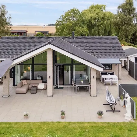 Thyra - 50m To The Fjord By Interhome